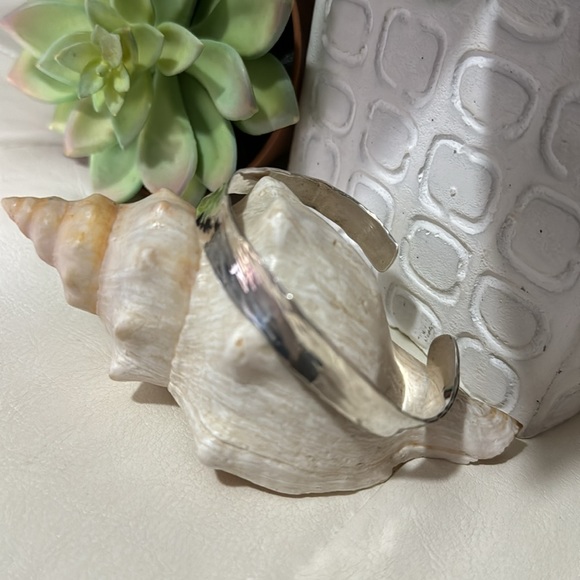 Gorgeous Handmade Sterling Silver Cuff Style Bracelet-Made in Italy-EUC - Picture 14 of 16